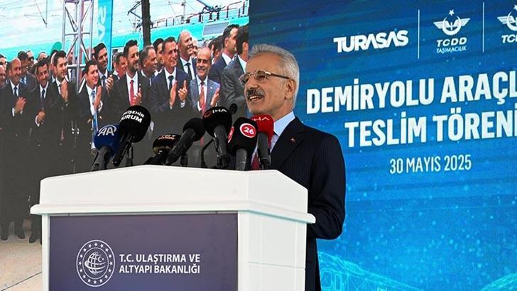 Bakan Uraloğlu: Milli Hızlı Tren ve Gaziray projesi güneş enerjisi ile üretilecek