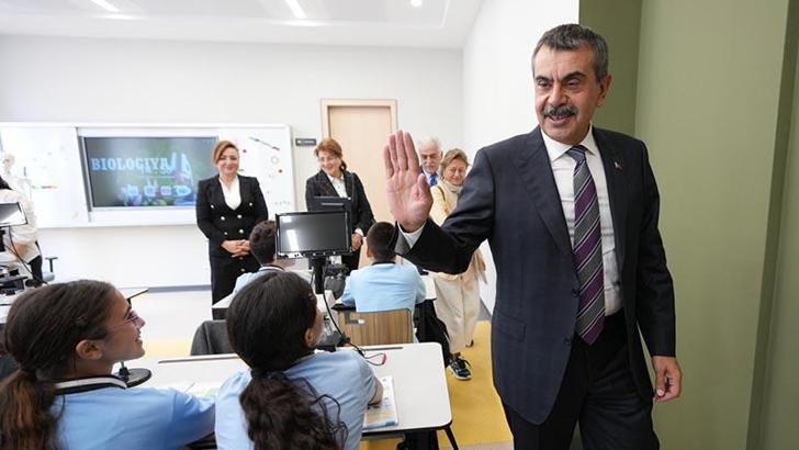 Bakan Tekin, Mirza Uluğbey Okulu'nu ziyaret etti