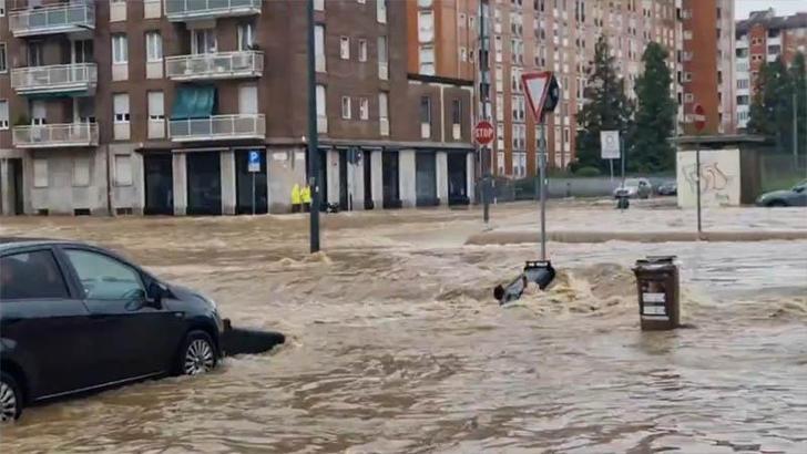 İtalya’da sağanak sele neden oldu