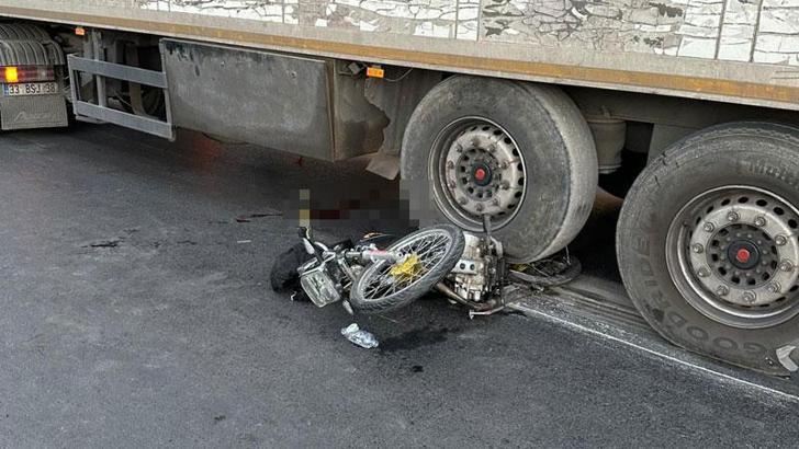 TIR ile motosiklet çarpıştı: 1 ölü, 1 yaralı