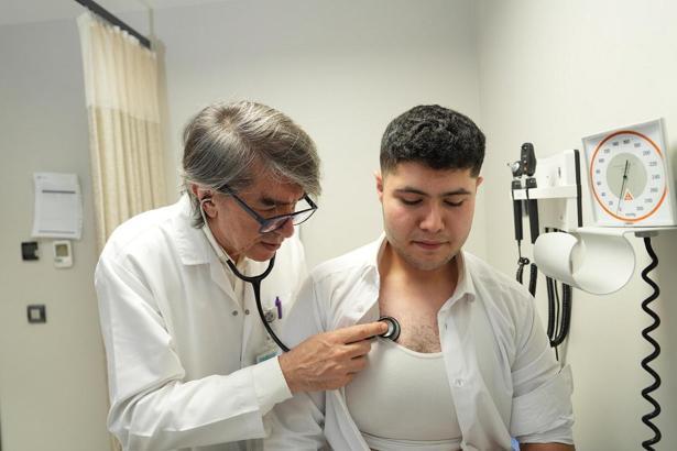 ‘Gençlerde öksürüğe bağlı kaburga kırıklarının görülme sıklığı arttı’