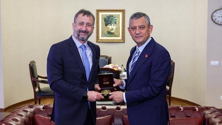 Özgür Özel, Çek Cumhuriyeti Büyükelçisi Stapanek'i kabul etti