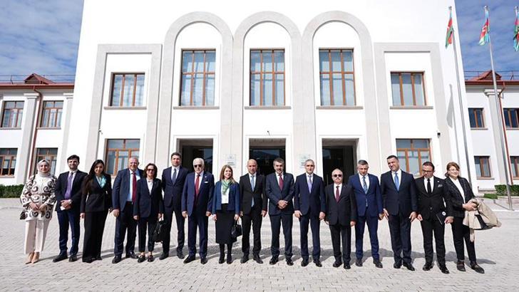 Bakan Tekin, Karabağ Üniversitesi’ni ziyaret etti