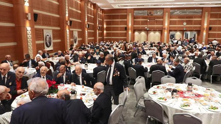 AK Parti İstanbul İl Başkanlığı'ndan şehit aileleri ve gaziler için kahvaltı programı