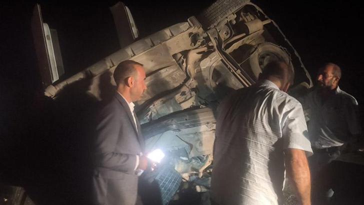 Şanlıurfa'da hafif ticari araçlar çarpıştı: 1 ölü, 5 yaralı