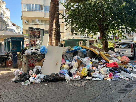 Karşıyaka'da işçiler yeniden eyleme başladı; oluşan çöp yığınları tepkiye neden oldu