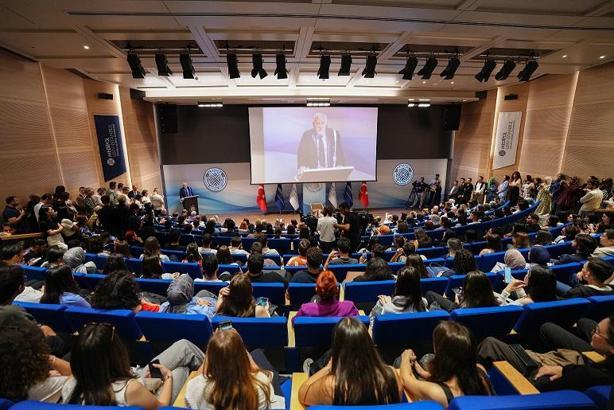 İstanbul Medipol Üniversitesi’nde ilk ders Prof. Dr. İlber Ortaylı ile başladı