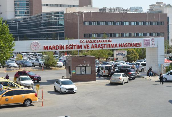 Yükleme sırasında iş makinesinden kayan taş yığını ile TIR’ın arasında sıkışan işçi öldü