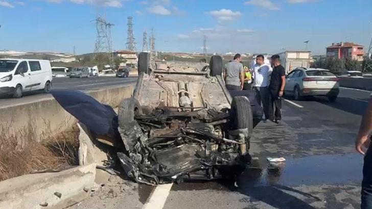 Çekiciyle çarptığı otomobili devirip, kaçtı; 3 yaralı