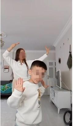 Sosyal medya yayınında dans ettirildiğini iddia ettiği 6 yaşındaki oğlu için velayet davası açtı