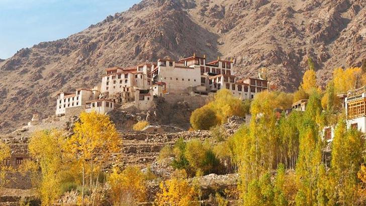 Hindistan'ın Ladakh bölgesinde sokağa çıkma yasağı ilan edildi