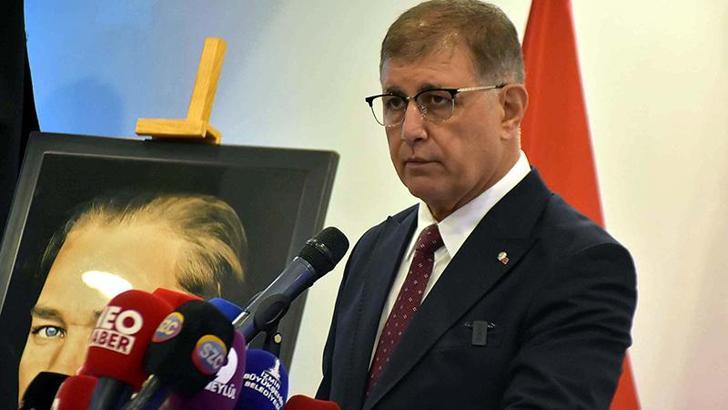 Başkan Tugay: Gökan Zeybek yanlış bilgilendirilmiş