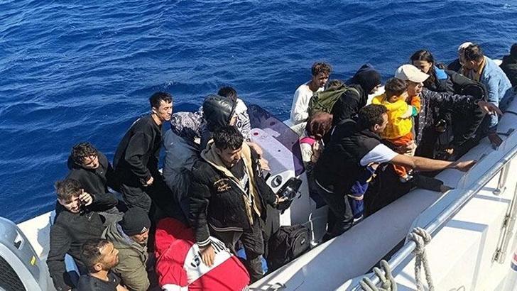Didim açıklarında düzensiz göçmenleri taşıyan bot battı: Anne ile oğlu öldü
