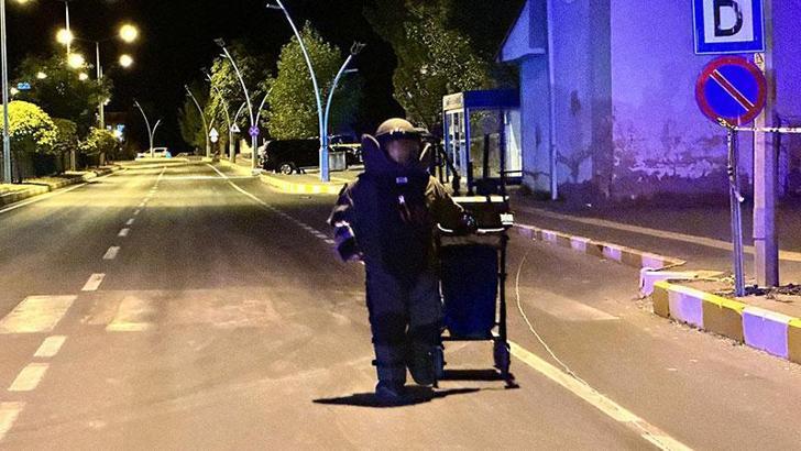 Tunceli’de otobüs durağındaki şüpheli çanta fünye ile patlatıldı