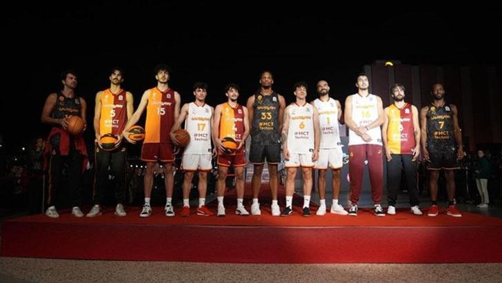 Galatasaray Adası’nda görkemli forma lansmanı gecesi
