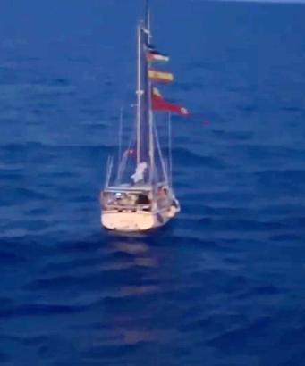 Arızalanan Sumud teknesindeki aktivistlere Türk Donanması yardımcı oldu