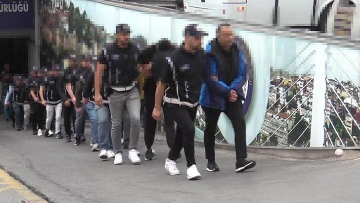 Usulsüz yöntemlerle yabancılara vatandaşlık kazandıramaya çalışan 113 şüpheli adliyeye sevk edildi