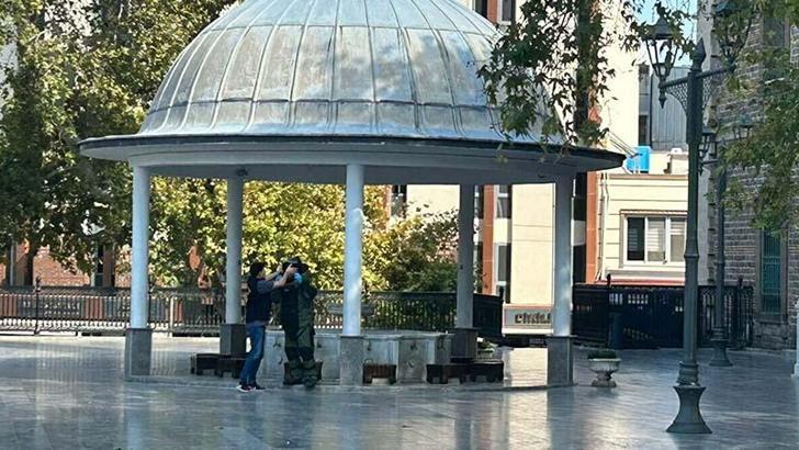 Tarihi caminin avlusuna bırakılan çanta fünye ile patlatıldı