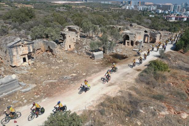 Erdemli Limon Çiçeği Bisiklet Festivali başladı