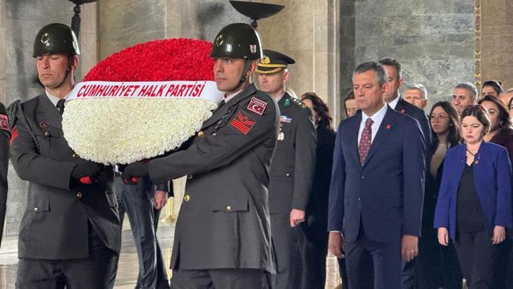 Özgür Özel, Anıtkabir'i ziyaret etti