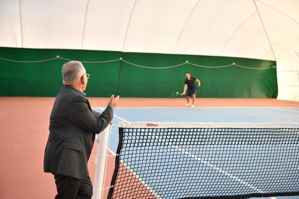 Başkan Büyükkılıç’tan tenis kortlarına ziyaret