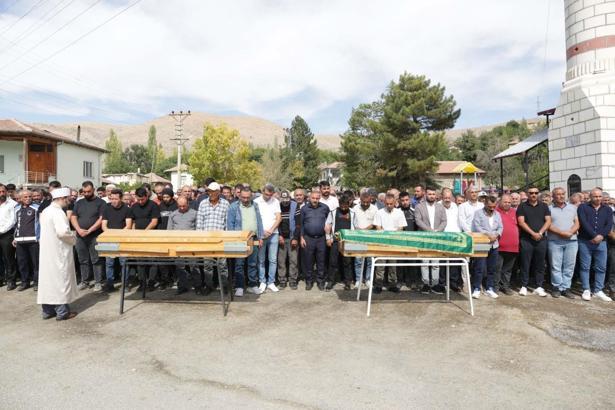 Kazada ölen ikizler, son yolculuğuna uğurlandı