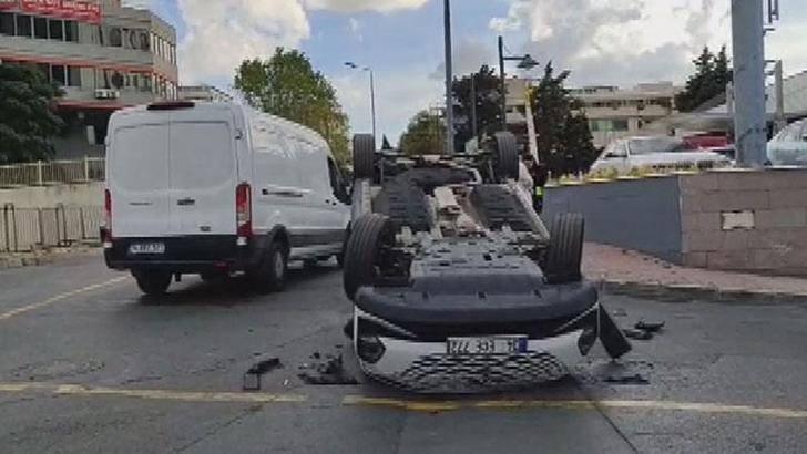 Bahçelievler'da minibüsün çarptığı otomobil devrildi