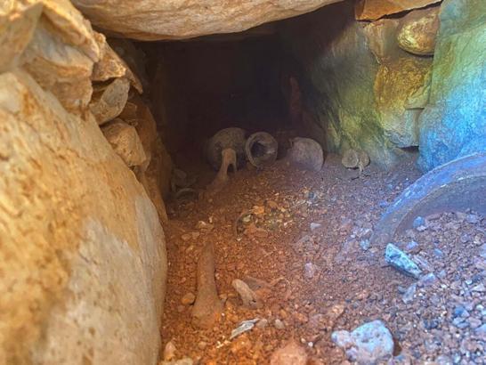 Muğla'da su deposu kazısında 6 tarihi mezar bulundu