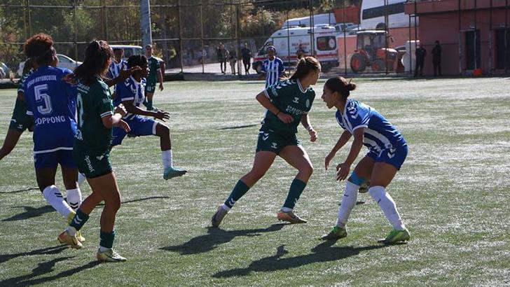 Hakkarigücü Kadın takımı, Giresun Sanayi Spor'u 1-0 yendi