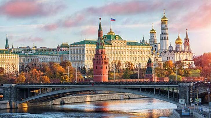 Kremlin: Putin, Trump ile Moskova'da görüşmeye hazır