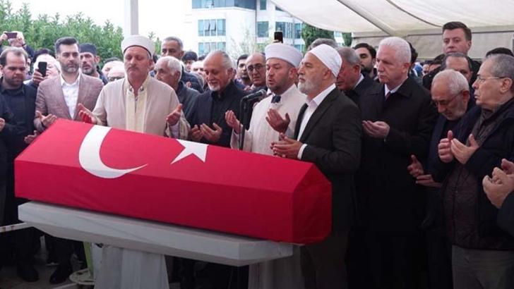 Şair ve yazar Yavuz Bülent Bakiler son yolculuğuna uğurlandı