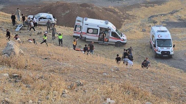 Şırnak'ta otomobil şarampole yuvarlandı: 1 ölü, 1 yaralı