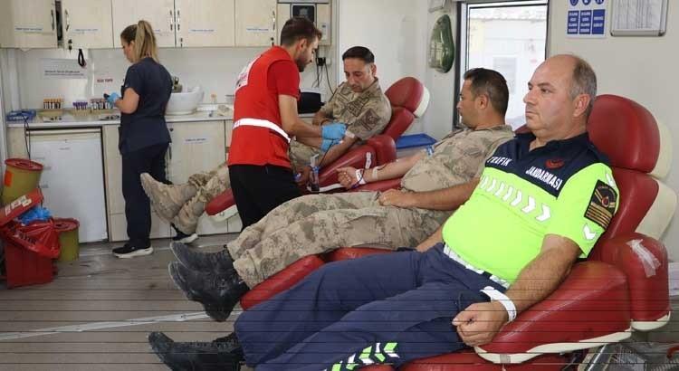 Jandarma, ‘Vatan İçin Can, Millet İçin Kan’ Veriyor