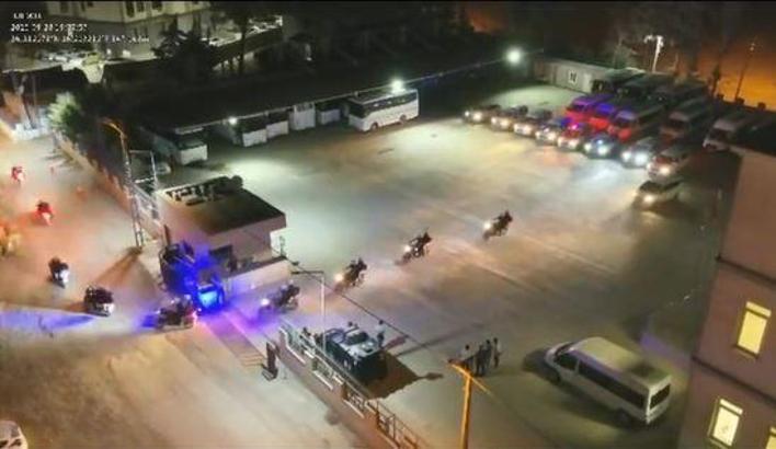 Hatay'da çalışma izni olmayan yabancı uyruklu 5 masöz sınır dışı edildi