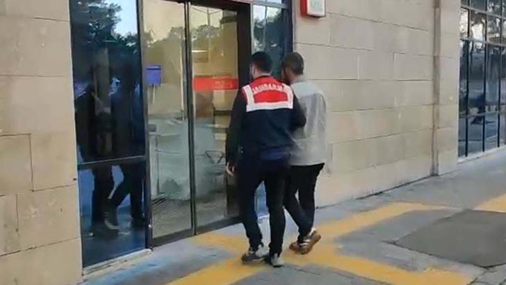İzmir merkezli FETÖ operasyonu: 35 gözaltı