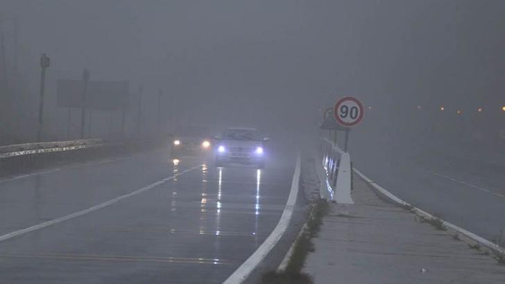 Bolu Dağı’nda sis ve sağanak etkili oldu