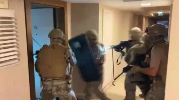 Ümraniye'de 'pankartlı tehdit' şüphelileri yakalandı