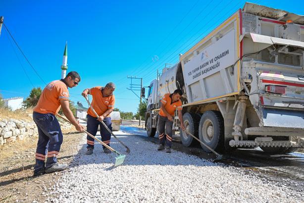 Gülnar’da asfalt çalışmaları kırsalda ve merkezde hızla tamamlanıyor