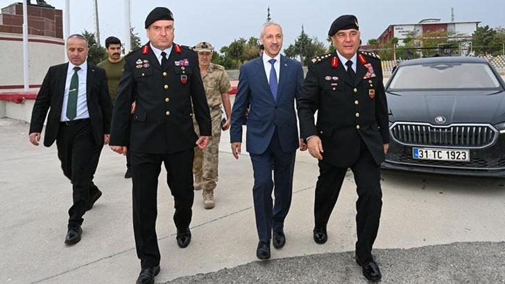 Orgeneral Ali Çardakçı, HMKÜ 100. Yıl Köyü'nü ziyaret etti