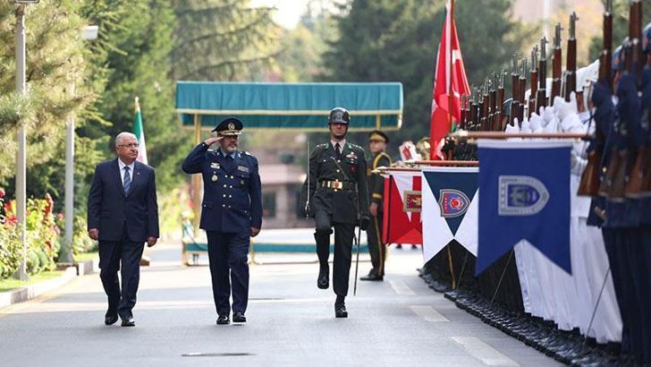 Bakan Güler, İranlı mevkidaşı Nasirzade ile bir araya geldi