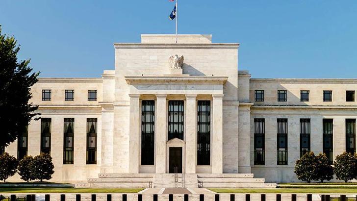 Trump'ın kovulmasını istediği Cook görevine devam edecek