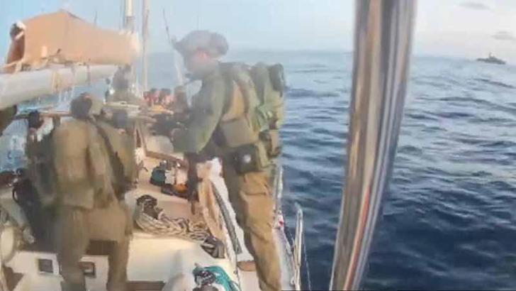 İsrail, Küresel Sumud Filosu'ndan 21 gemiye saldırdı