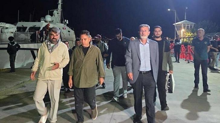 Tekneleri arıza yapan Gazze gönüllüleri, Marmaris'e getirildi