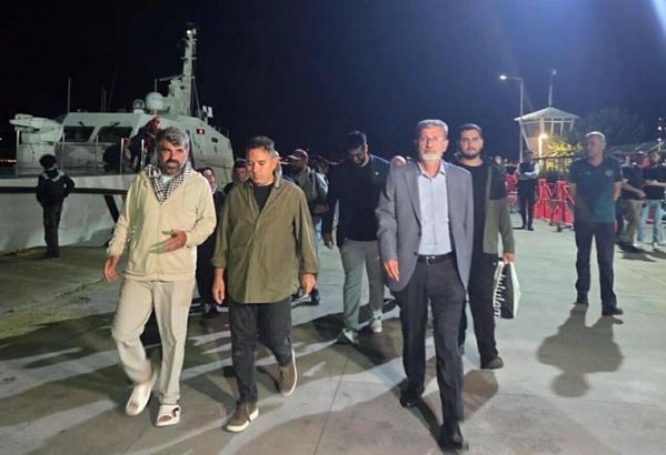 Tekneleri arıza yapan Gazze gönüllüleri, Marmaris'e getirildi