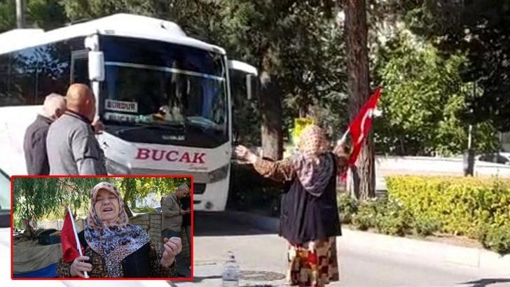 Yolu kesip, Sumud filosuna saldırıyı protesto etti