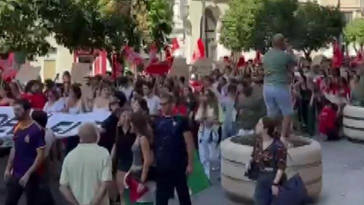 İspanya'da binlerce kişi İsrail'i protesto etti