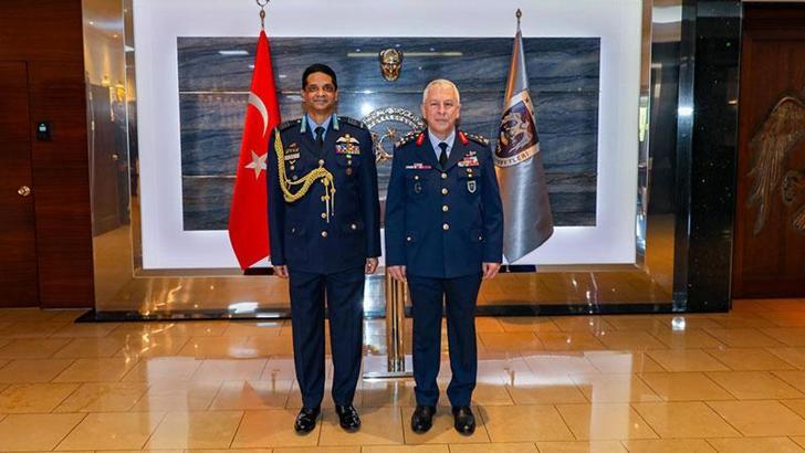 Hava Kuvvetleri Komutanı Orgeneral Kadıoğlu, Bangladeşli mevkidaşı Khan ile görüştü