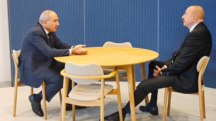 Aliyev ile Paşinyan, Kopenhag'da bir araya geldi