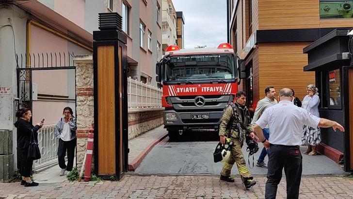 Bakırköy'de okulun sistem odasında çıkan yangın söndürüldü