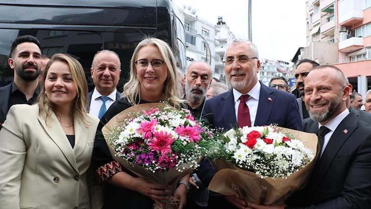 Bakan Işıkhan, İzmir'de